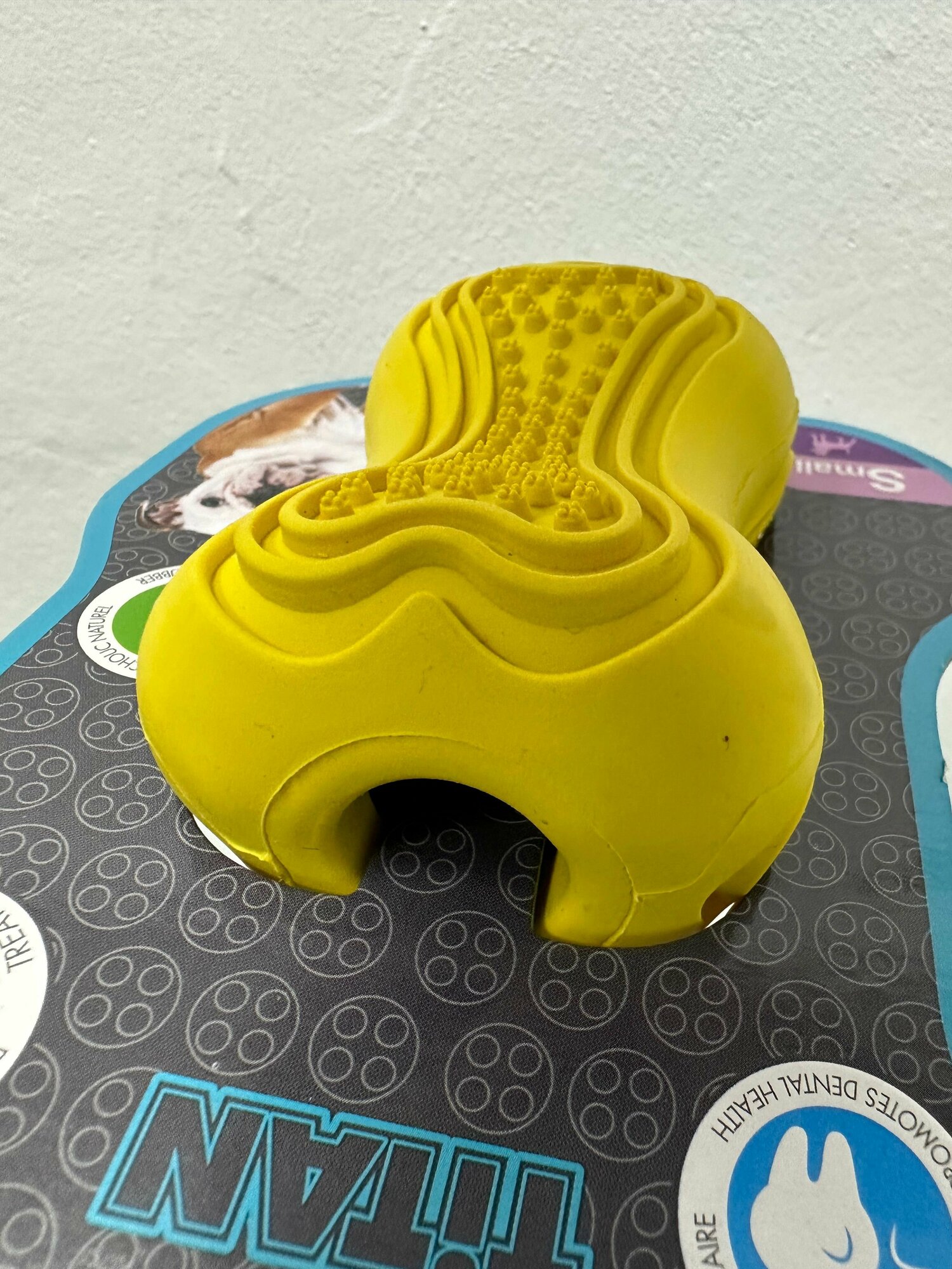 Zolux игрушка Титан "Кость-кормушка" с веревкой для собак (8 см., Желтый) - фото №3