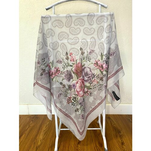 фото Платок ,120х120 см, серый lialma