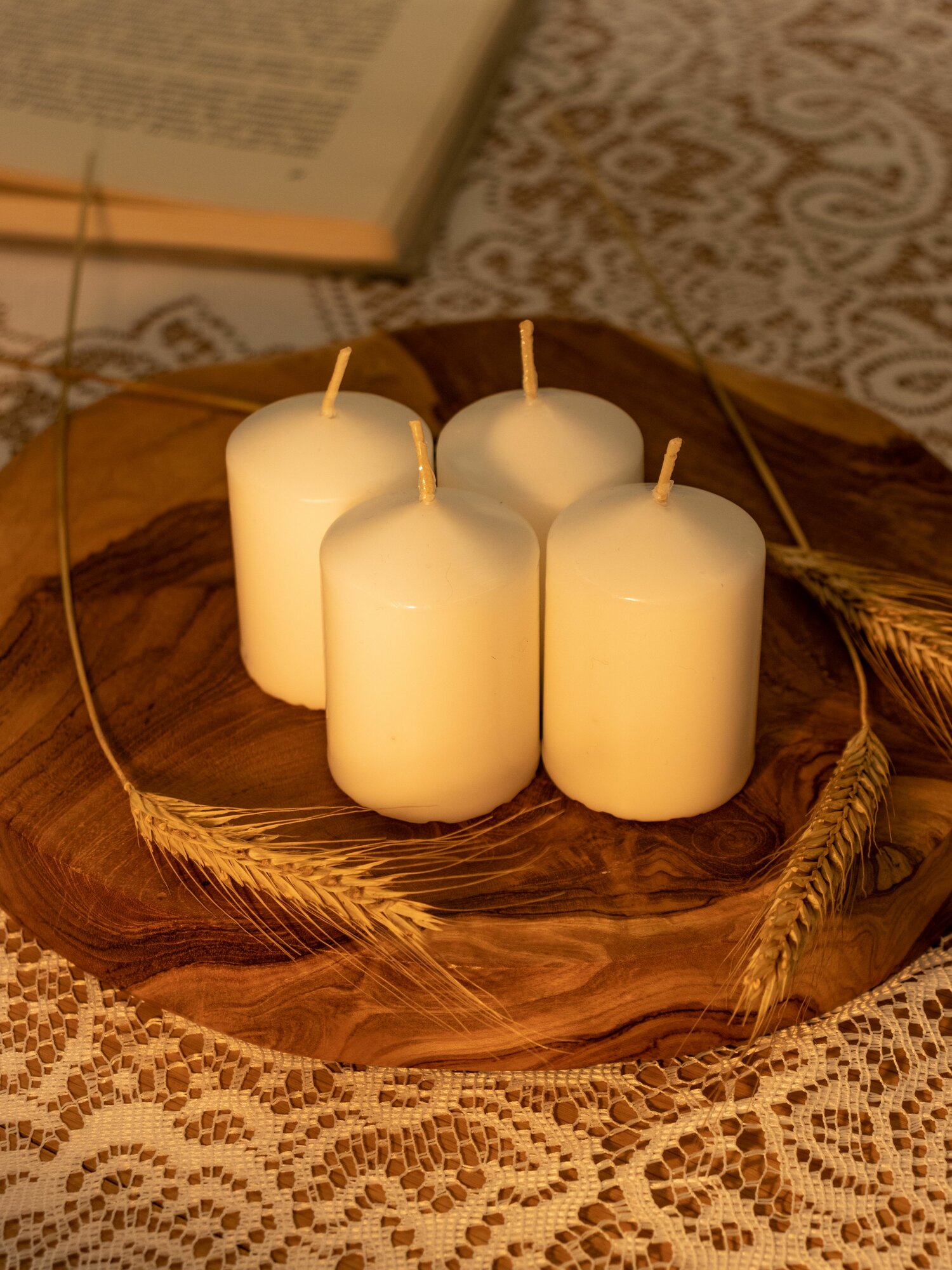 Набор маленьких свечей 4 штуки QHome 60x40мм, 10 часов горения — фото 1