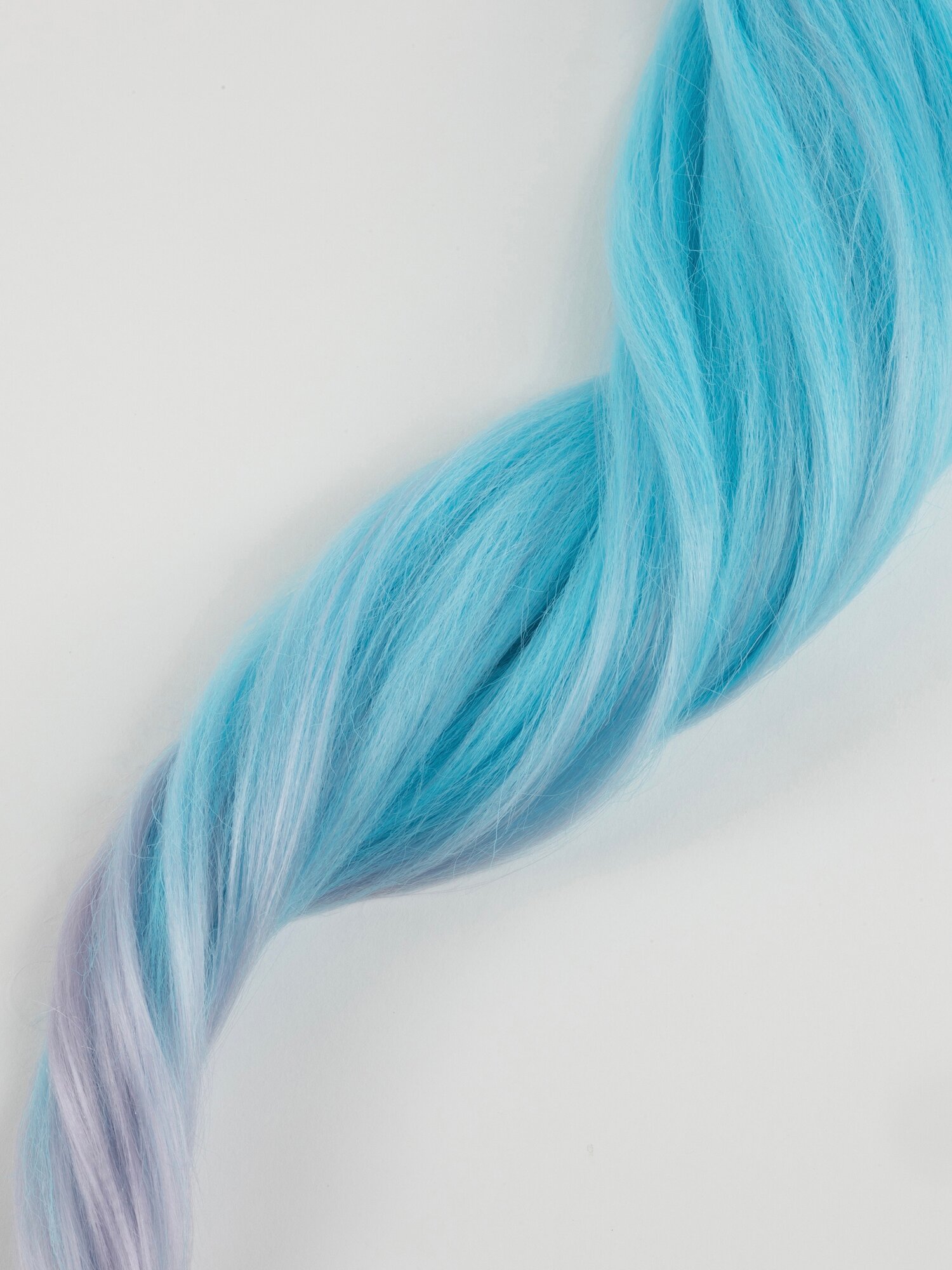 Канекалон голубой 70 см шиньон искусственные волосы тренд лета 2025 — фото 1