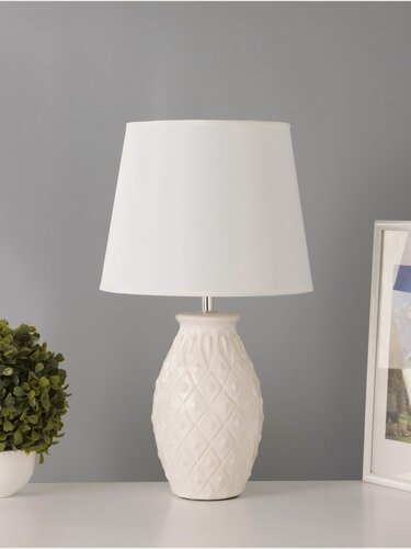 Изображение товара Настольная лампа RISALUX "Тина", 25 x 25 x 41 см, E14, 15 Вт, белая