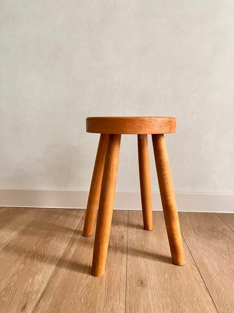 Деревянный табурет из бука в скандинавском стиле светлый DAPA Designs