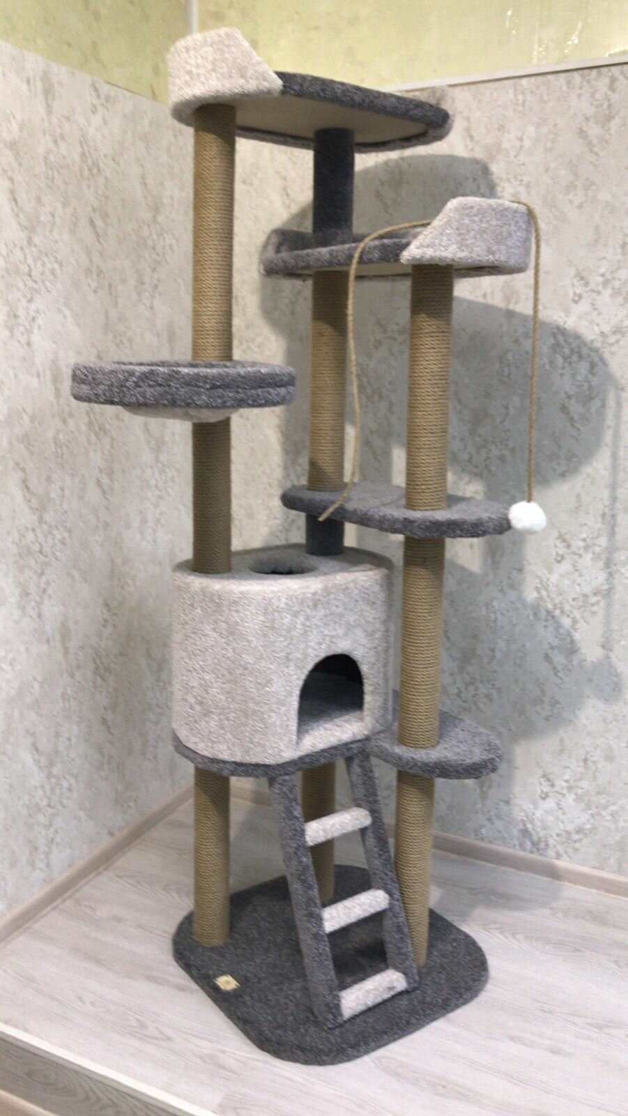 Игровой комплекс-когтеточка для кошек Моя Котя "Тридесятое царство", цвет серо-серебро - фотография № 1