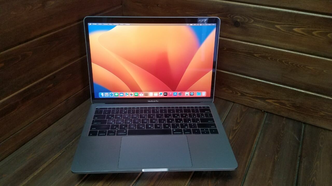 13.3 Ноутбук Apple MacBook Pro 13 2017 2560x1600, Intel Core i5 2.3ГГц, RAM 8 ГБ, SSD 256ГБ, macOS, серый космос, русская раскладка\английская раскладка НоутбукиБ\У