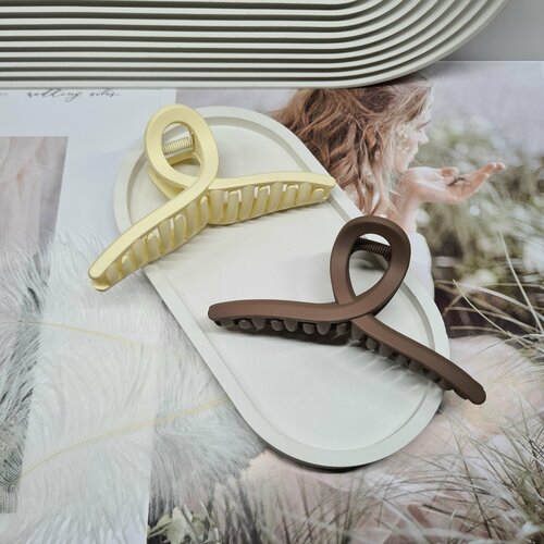 Крабик для волос 2 шт коричневыйкремовый 425₽