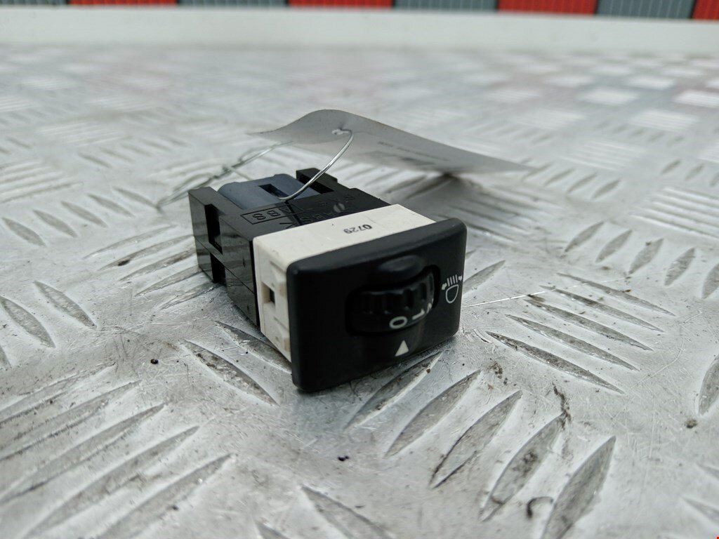 Кнопка корректора фар Suzuki Jimny 3 (JB) 32932074 арт. 1845069