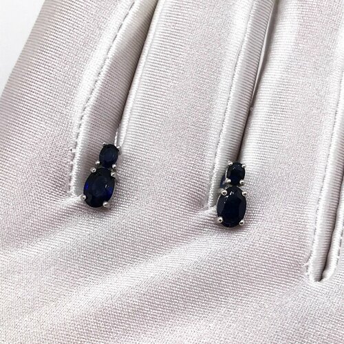 Серьги пусеты серебро, 925 проба, сапфир, белый