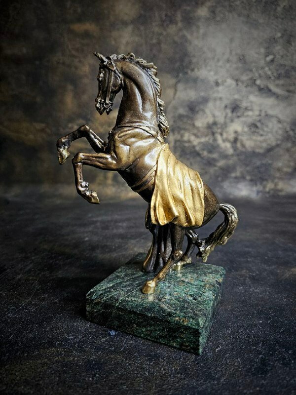 Статуэтка Символ года 2026 Конь - бронза, змеевик — фото 1