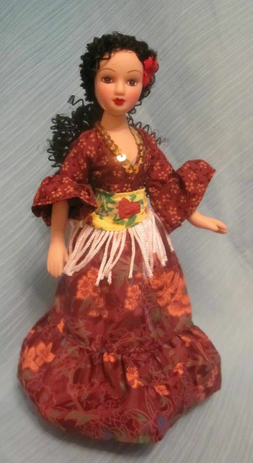 Кукла коллекционная в цыганском девичьем костюме