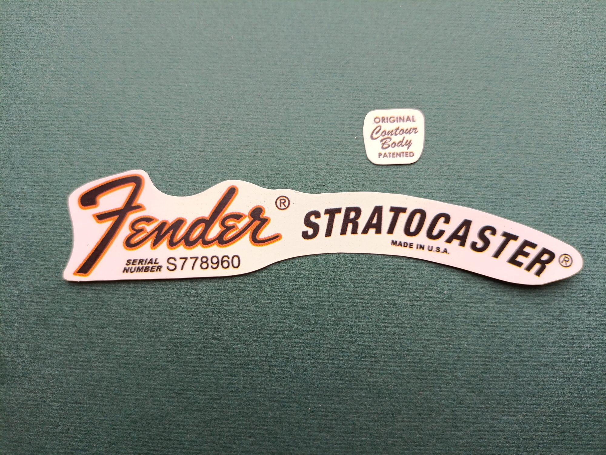 Деколь (водный перевод) на голову грифа электрогитары Fender Stratocaster.