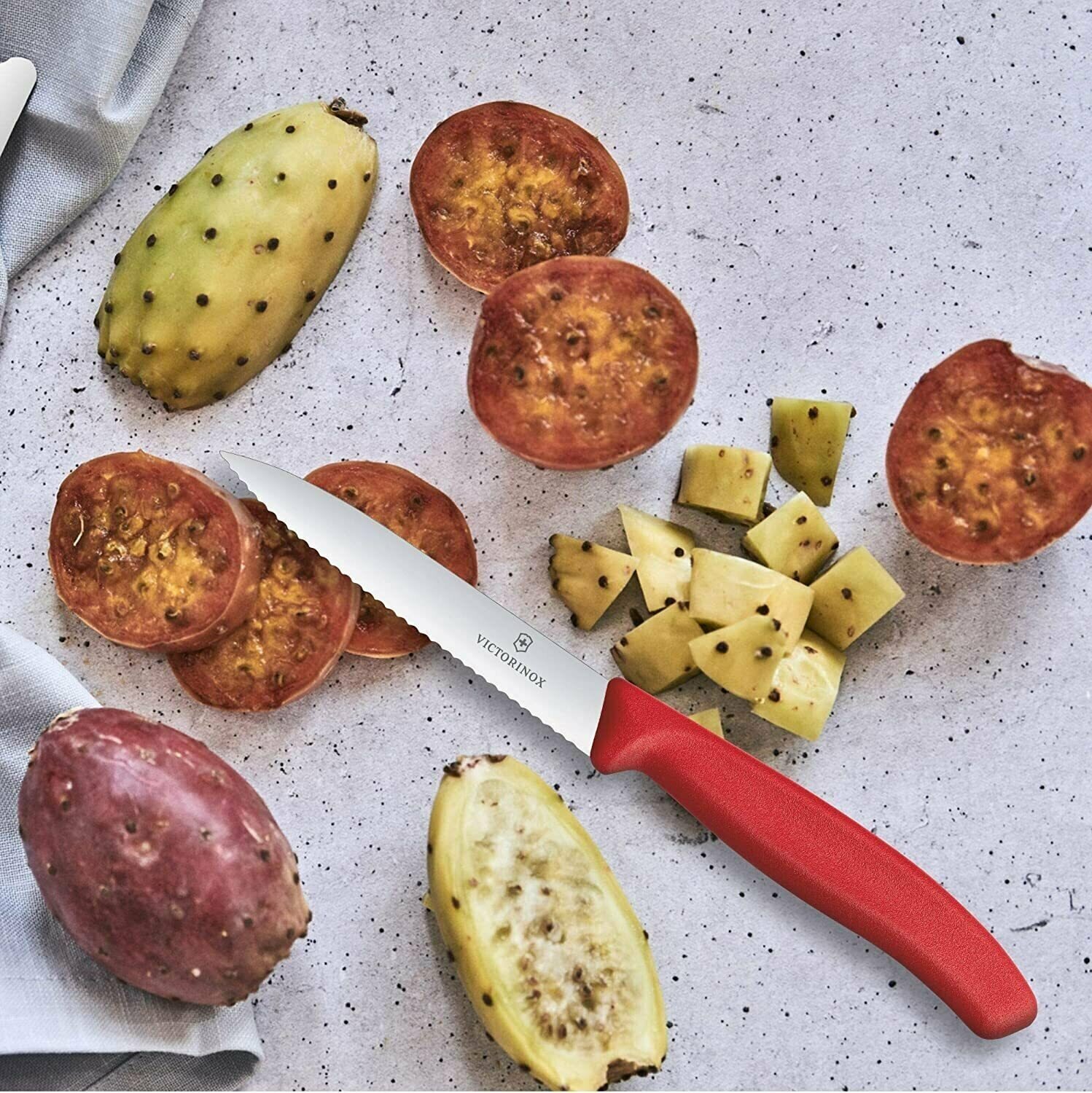 Нож кухонный Victorinox Swiss Classic (6.7731) стальной разделочный для овощей лезв.100мм серрейт. з - фото №5
