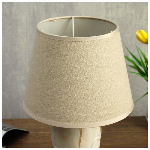 фото Лампа настольная risalux 40 вт, бежевая, 21*21*35 см