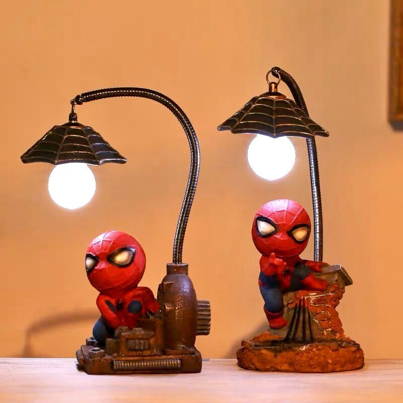 Светильник-ночник "Человек-паук" на разрушенной стене - фотография № 3