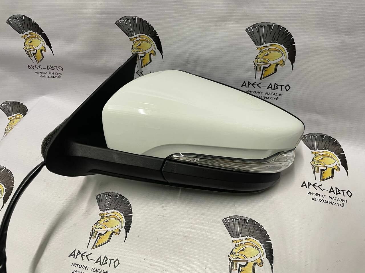 фото Зеркало боковое левое Лада Гранта Лифтбек 2191, Калина, Датсун / Granta, Kalina, Datsun / электропривод, обогрев, повторитель "Белое Облако", номер цвета: 240