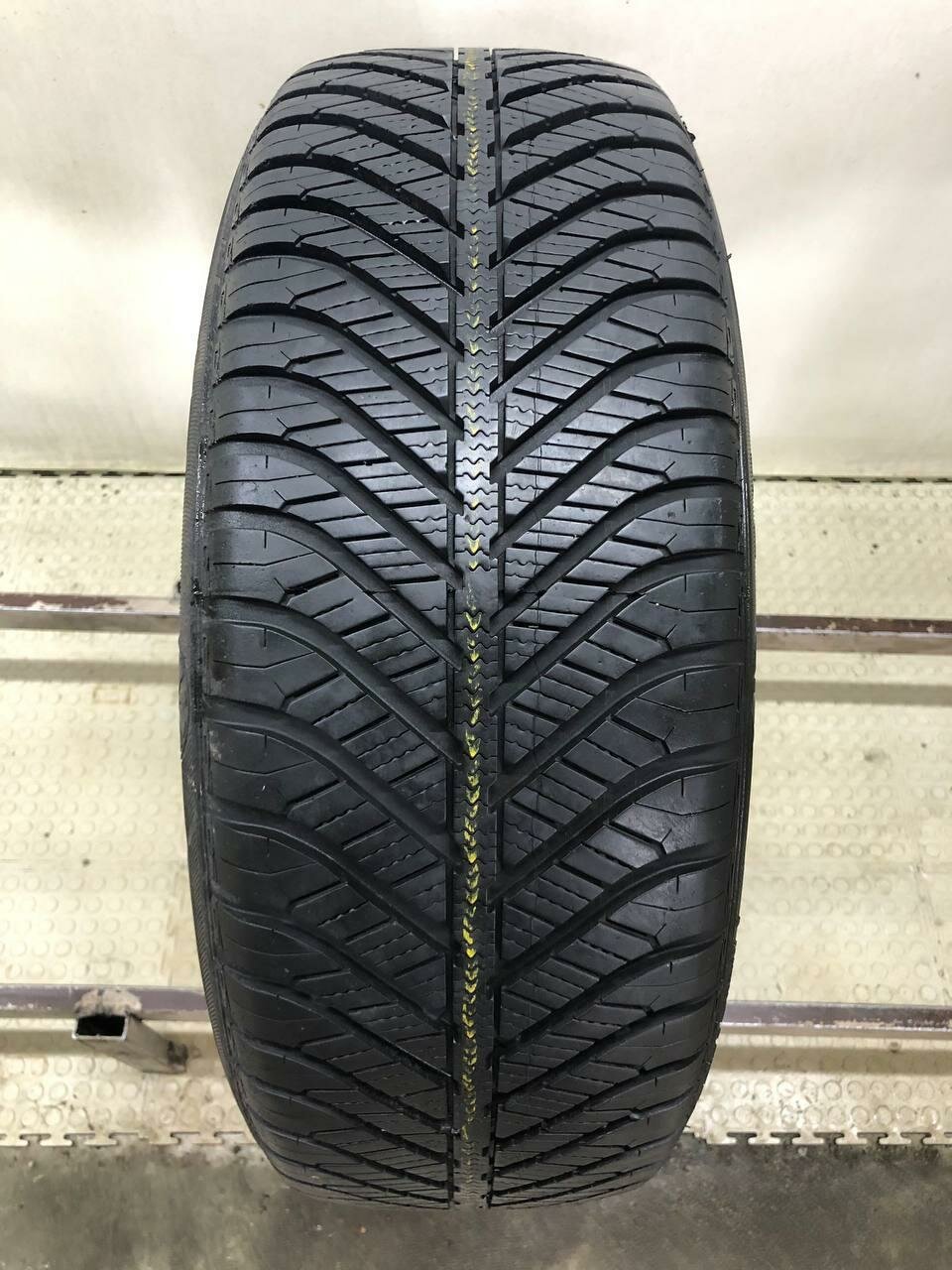 Goodyear Vector 4 Seasons 205/60 R16 БУ Шины Летние