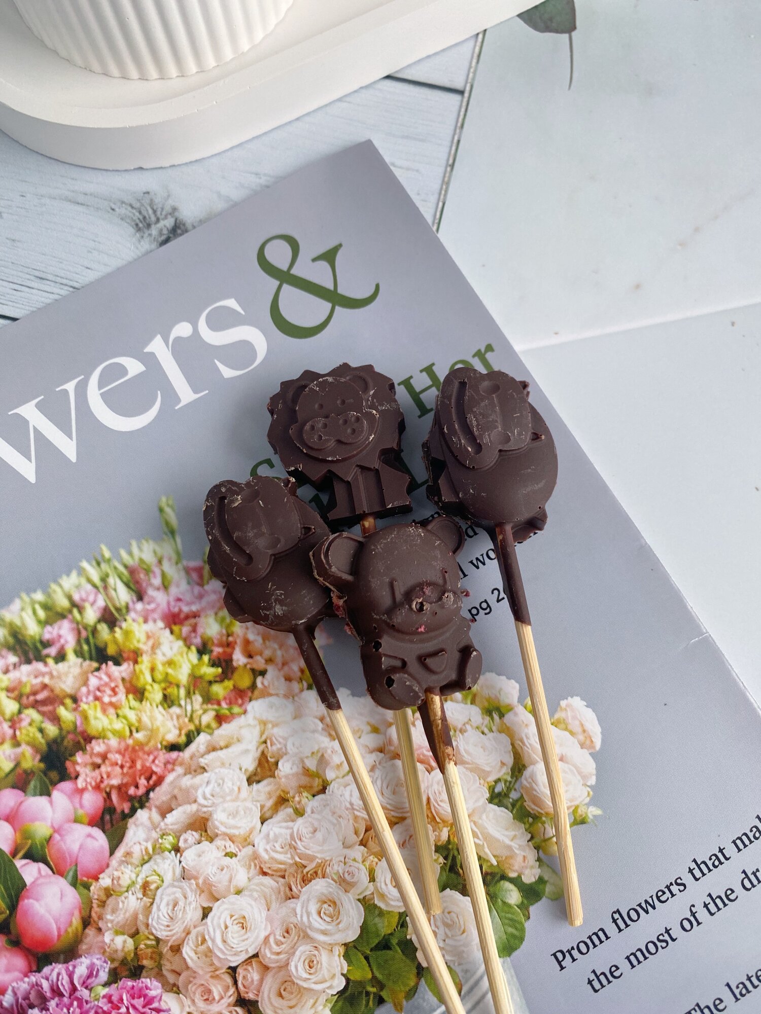 Шоколад на палочке A.chocolate "Животные", ручной работы, без ароматизаторов, в наборе 8 шт.