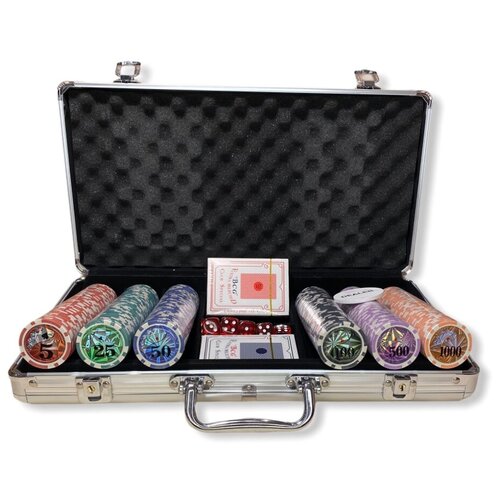 Покерный набор Royal Flush на 300 фишек с сукном в подарок набор для покера monte carlo на 300 фишек 14г с сукном в подарок покерный набор monte carlo 300