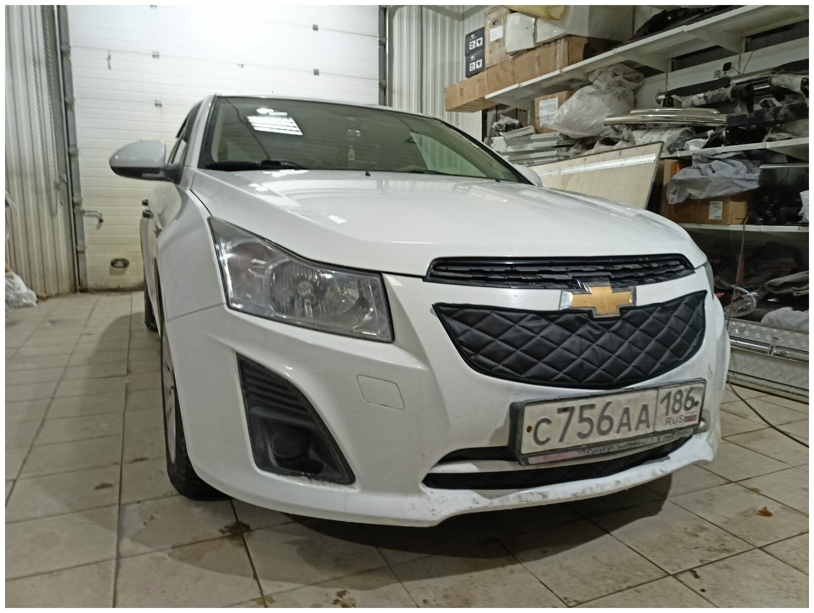 Утеплитель решетки радиатора зимний для Chevrolet Cruze 2008 соты(комплект 2)