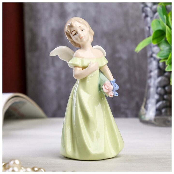 фото Сувенир керамика "Девочка ангел с букетом" 14х6,5х6 см 538621