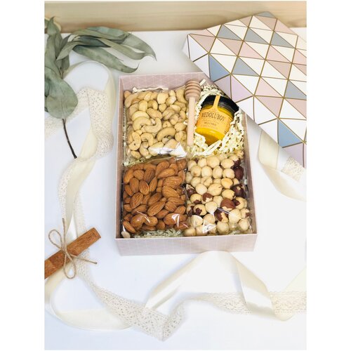 Подарочный набор Для души, орехи, мёд-суфле фундук жареный очищенный 100г