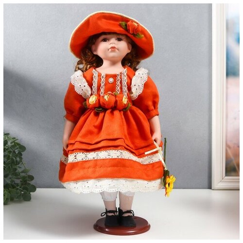 Кукла коллекционная керамика Вера в ярко-оранжевом платье и шляпе с розами 40 см мягкая кукла тоня в зеленом платье и в шляпе с цветком 70см