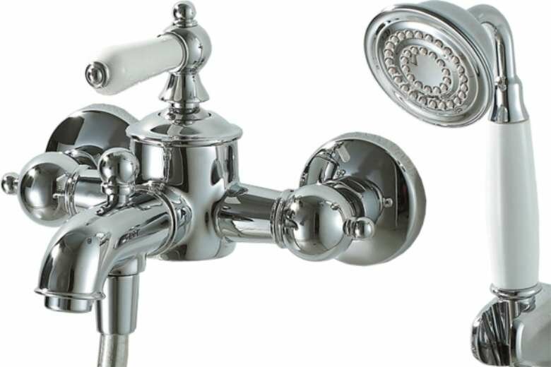 Смеситель Bravat ART F675109C-B для ванны с душем