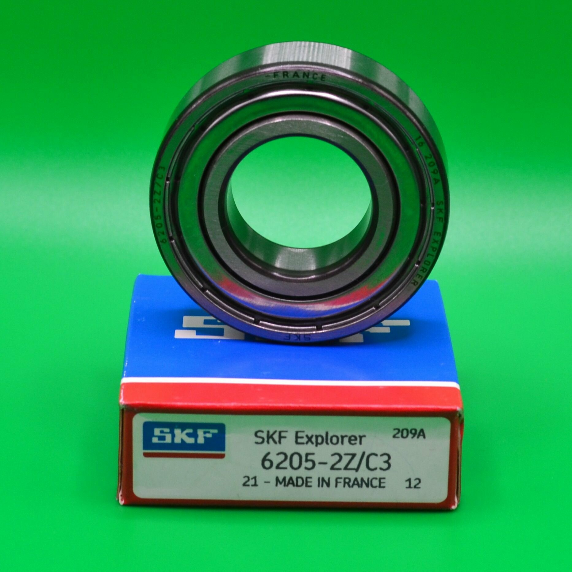 Подшипник SKF 6205-2Z/C3  производство Франция размеры 25x52x15 мм.