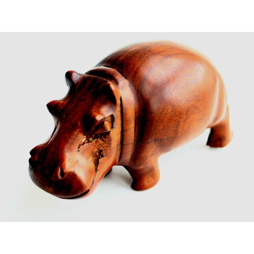 Бегемот из Африканского дерева ироко. Малави.