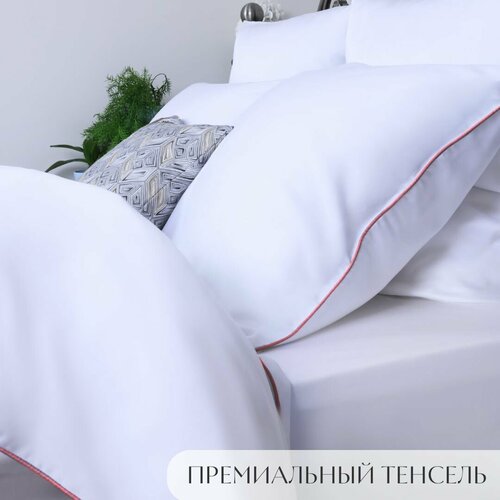 Комплект постельного белья из премиального тенселя Евро в белом цвете с розово-коралловым кантом от Mollen 14350₽
