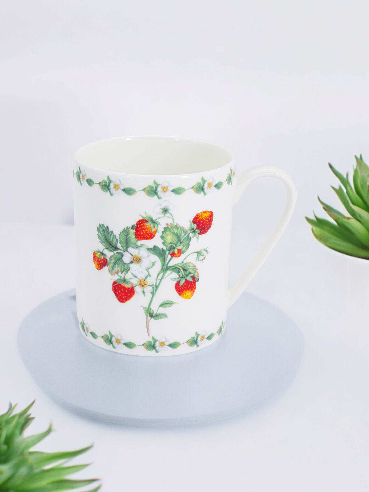 фото Кружки для чая 2 шт Anna Lafarg Emily Земляничная поляна, фарфоровые, 400 мл