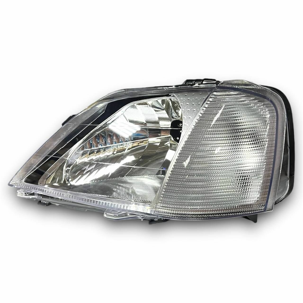 Фара передняя левая Renault Logan 2005-2010 ( Рено Логан)