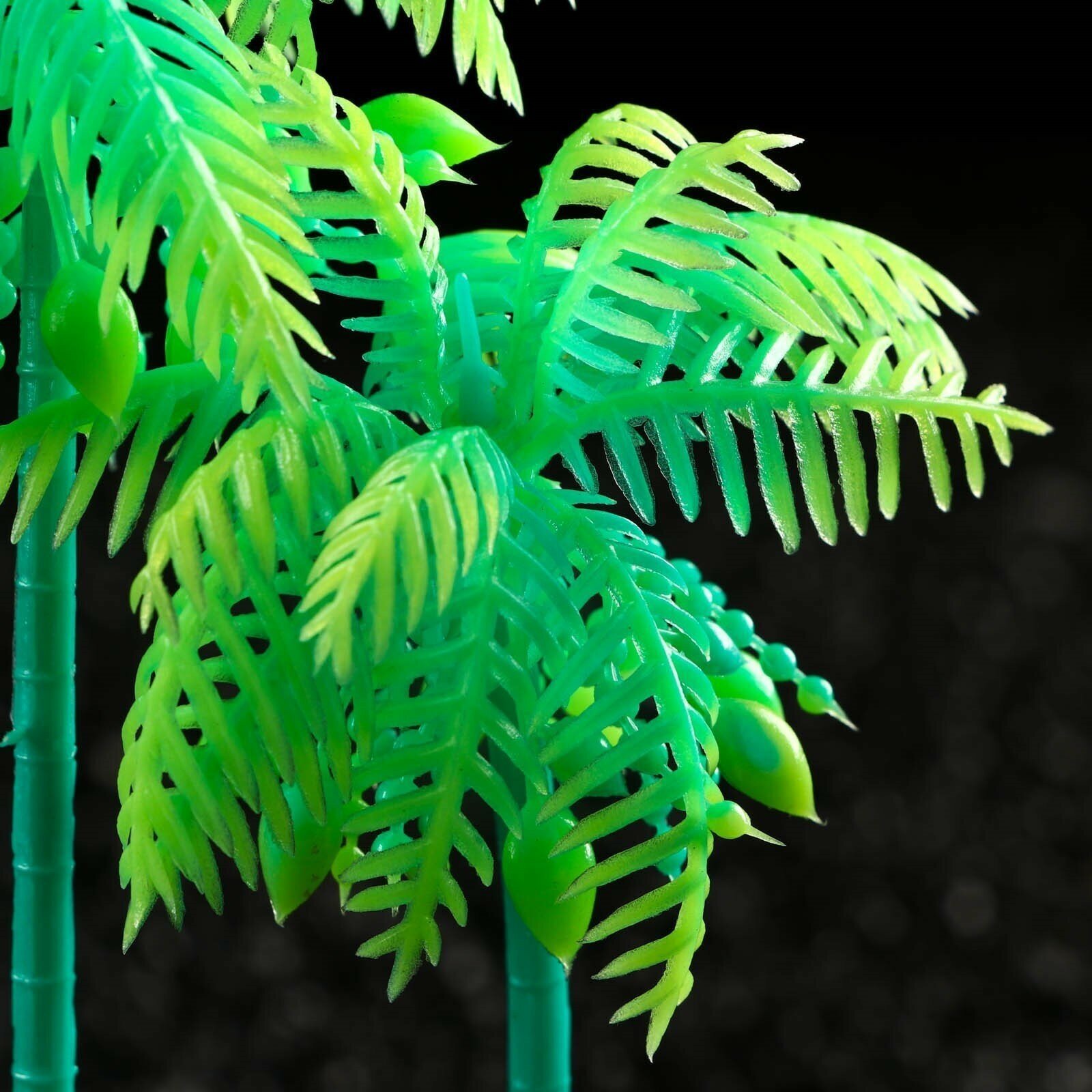 Растение искусственное аквариумное "Пальма", светящееся, 18 см, зелёное (1шт.)