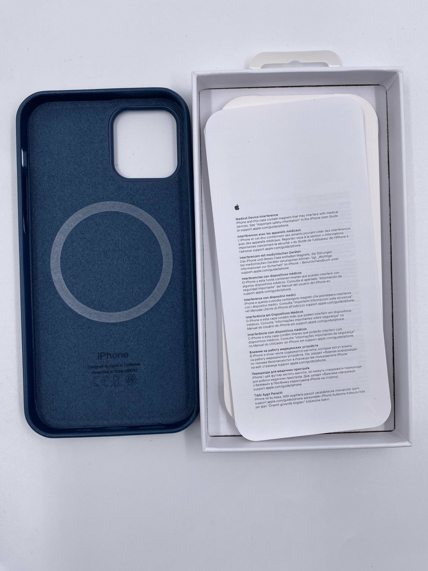 Чехол c MagSafe для iPhone 12/12 Pro кожаный Синий