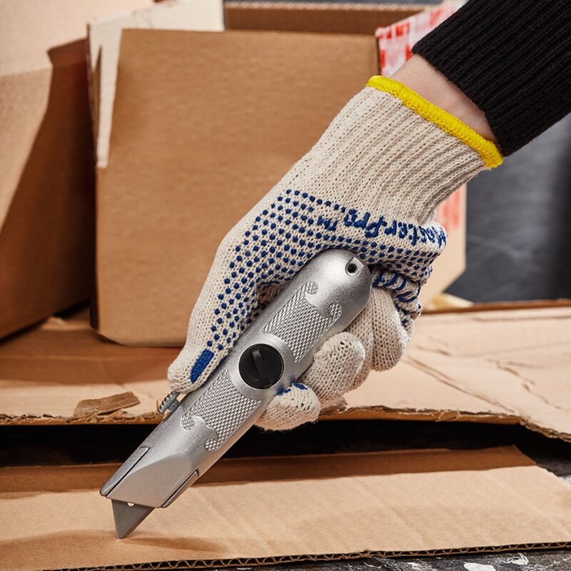 Строительный нож REXANT с сегментированным лезвием для резки пластика линолеума
