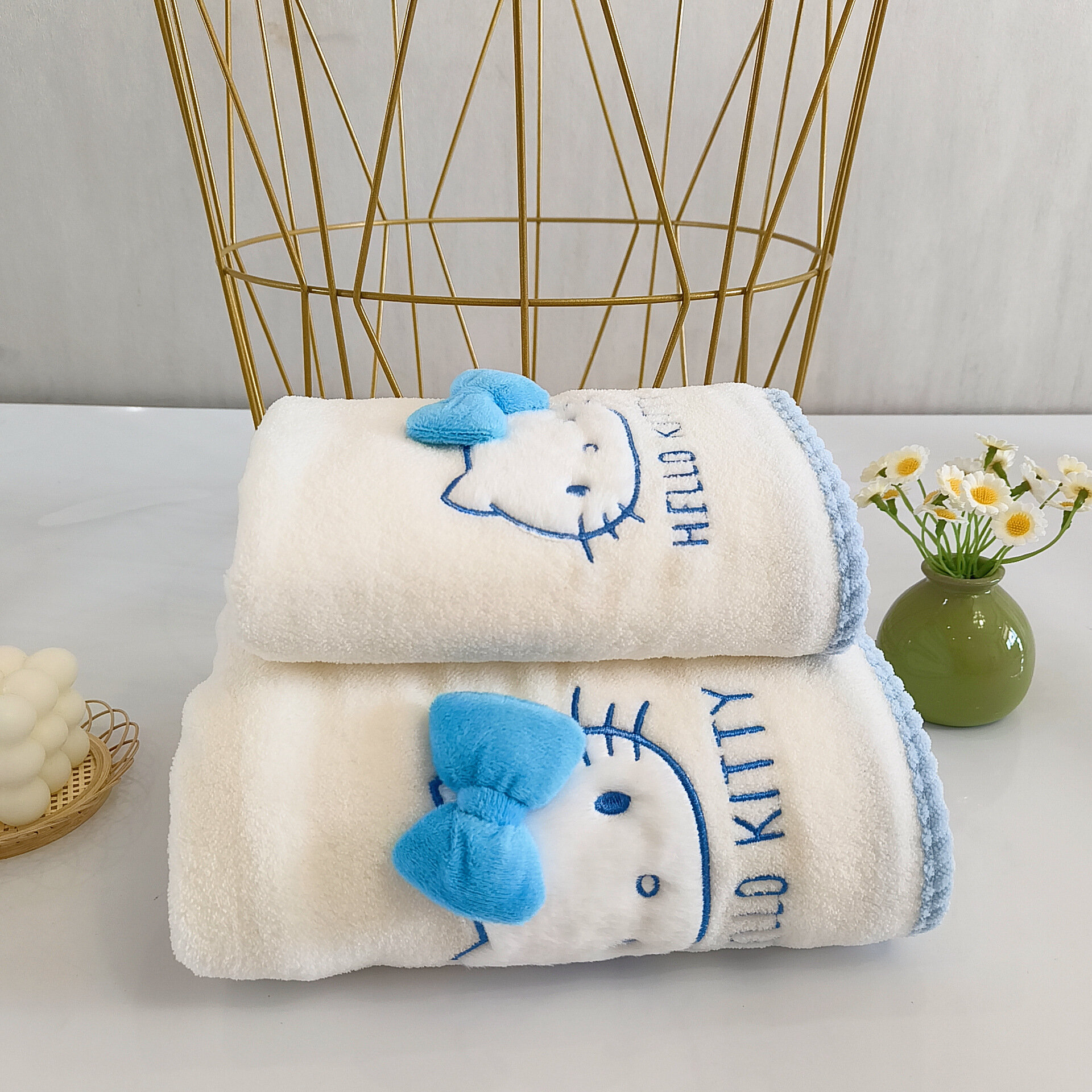 Белый комплект из 2-х полотенец Sanrio Hello Kitty в пакете 1x полотенце 35x75см 1x большое полотенце 70x140см