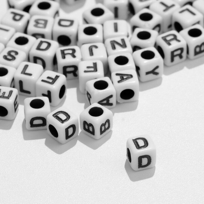 Бусина из акрила "Алфавит" английские буквы (микс), 6х6мм, набор 10г, цвет чёрно-белый