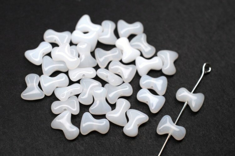 Бусины Tee beads 2х8мм, отверстие 0,5мм, цвет 02010 белый непрозрачный, 730-009, 10г (около 50шт)