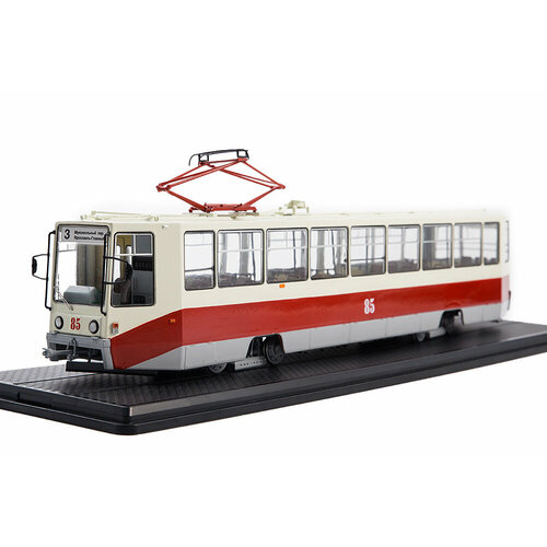 Tram red/white / трамвай КТМ-8 красно-белый