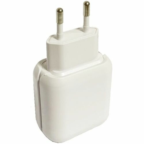 фото Сетевой адаптер питания GAL UC-5399 зарядка USB-C PD и USB QuickCharge 3.0, 2 порта 2.1А, белый