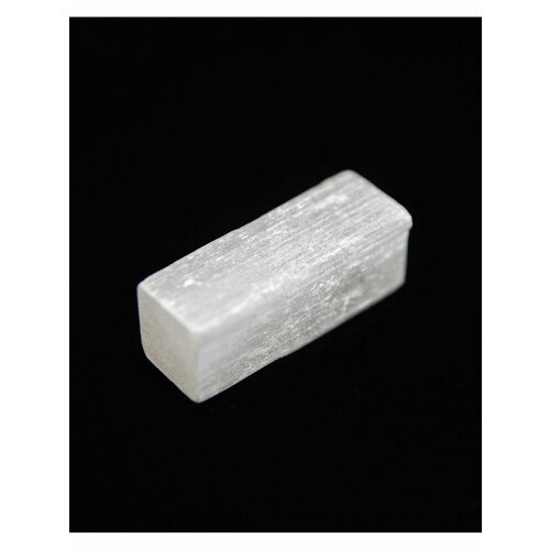 Оберег, амулет Селенит - 3 см, натуральный камень, самоцвет, колотый, 1 шт - принесет удачу во всех сферах