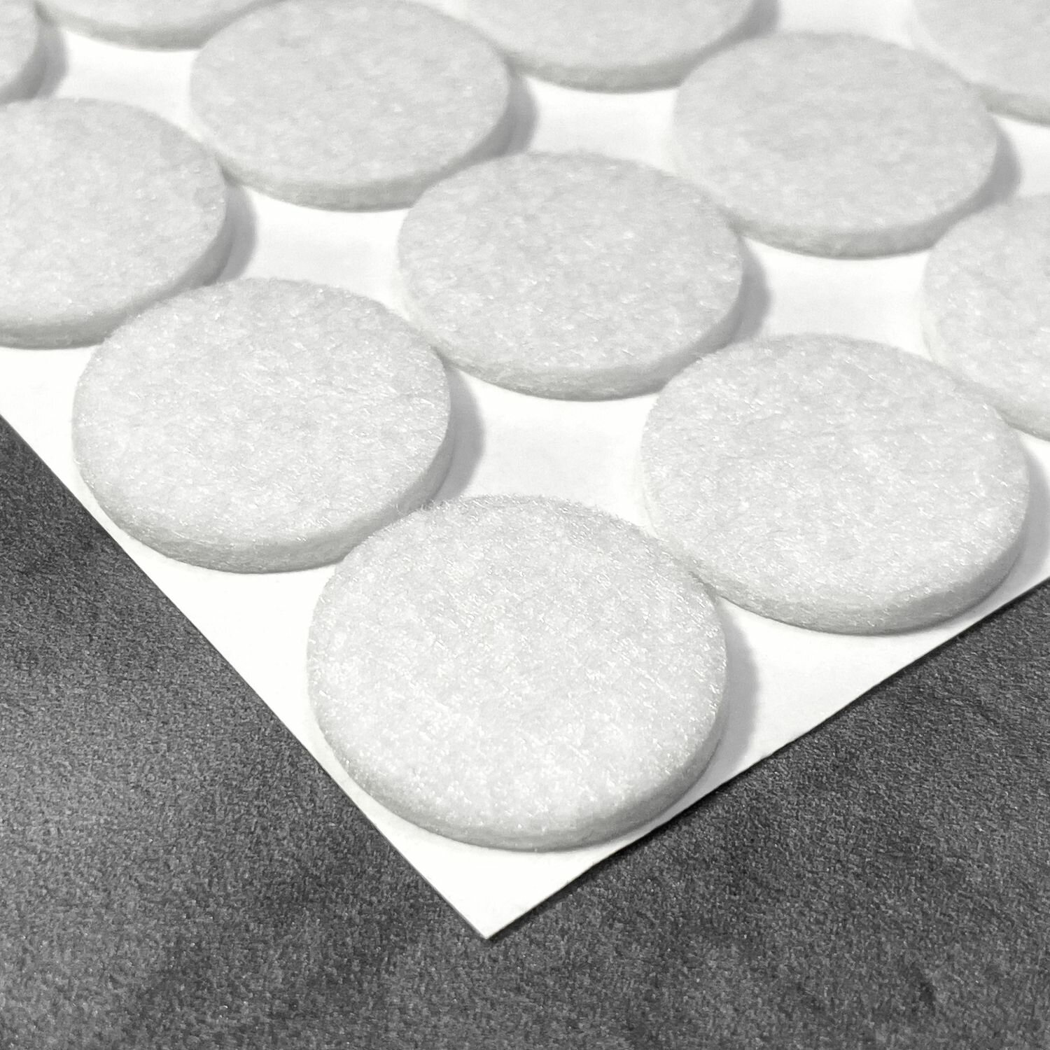 Войлочная накладка-демпфер круглая на клейкой основе белая 25х2мм (30 шт.)