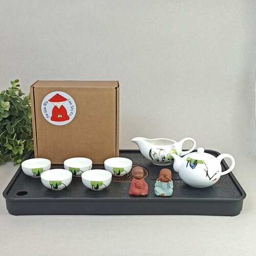 Набор фарфоровой посуды для чайной церемонии на доске. Сервиз Лотос на темной доске для чайной церемонии в подарок