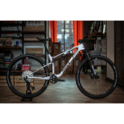 Велосипед Superior XF 929 RC Gloss WhiteHologram Black 2024 Размер M 295000₽