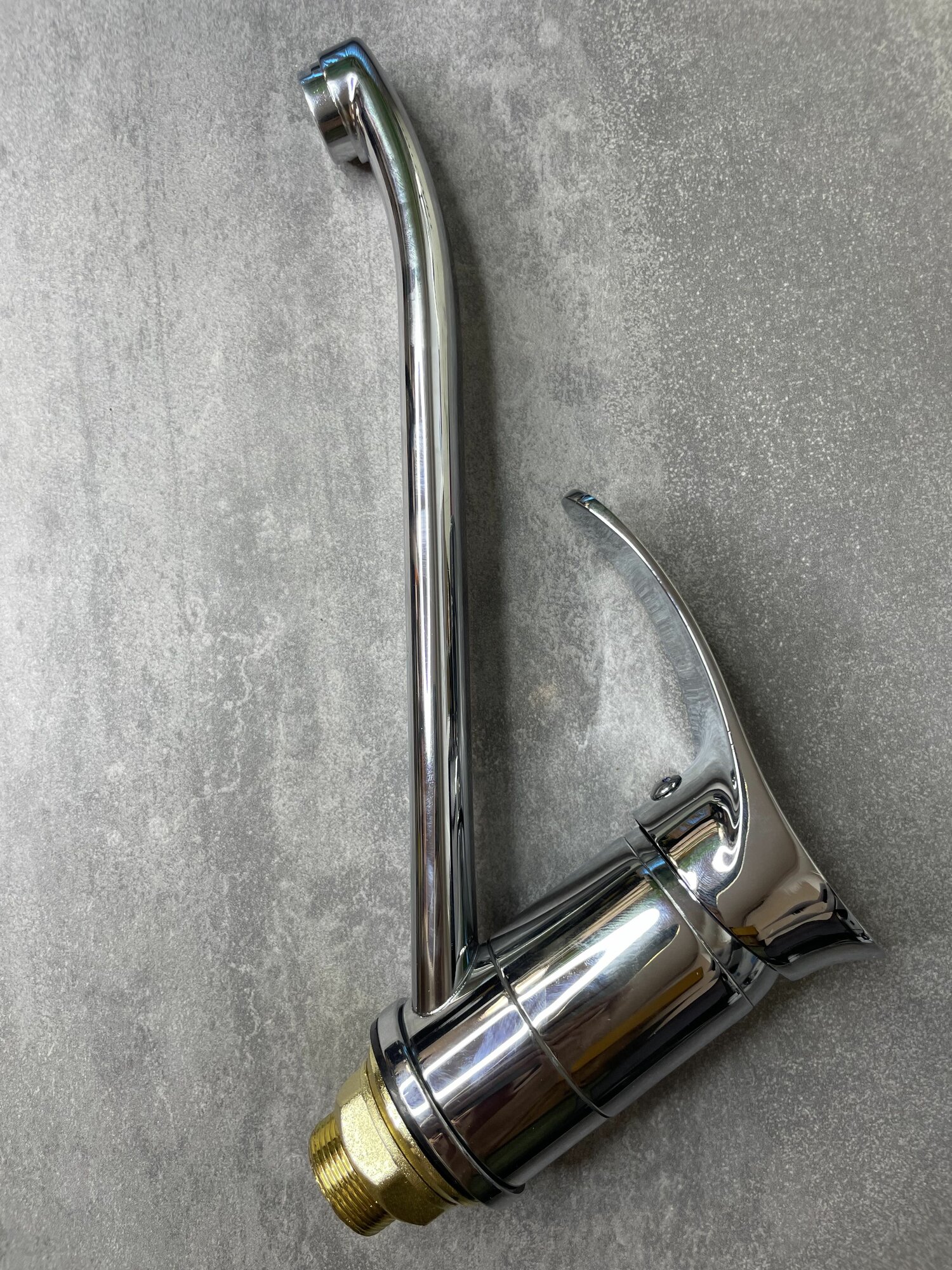 фото Кран смеситель универсальный кухонный для раковин