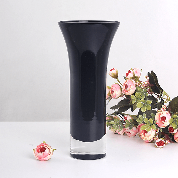 Ваза Лада 25 см черная матовая