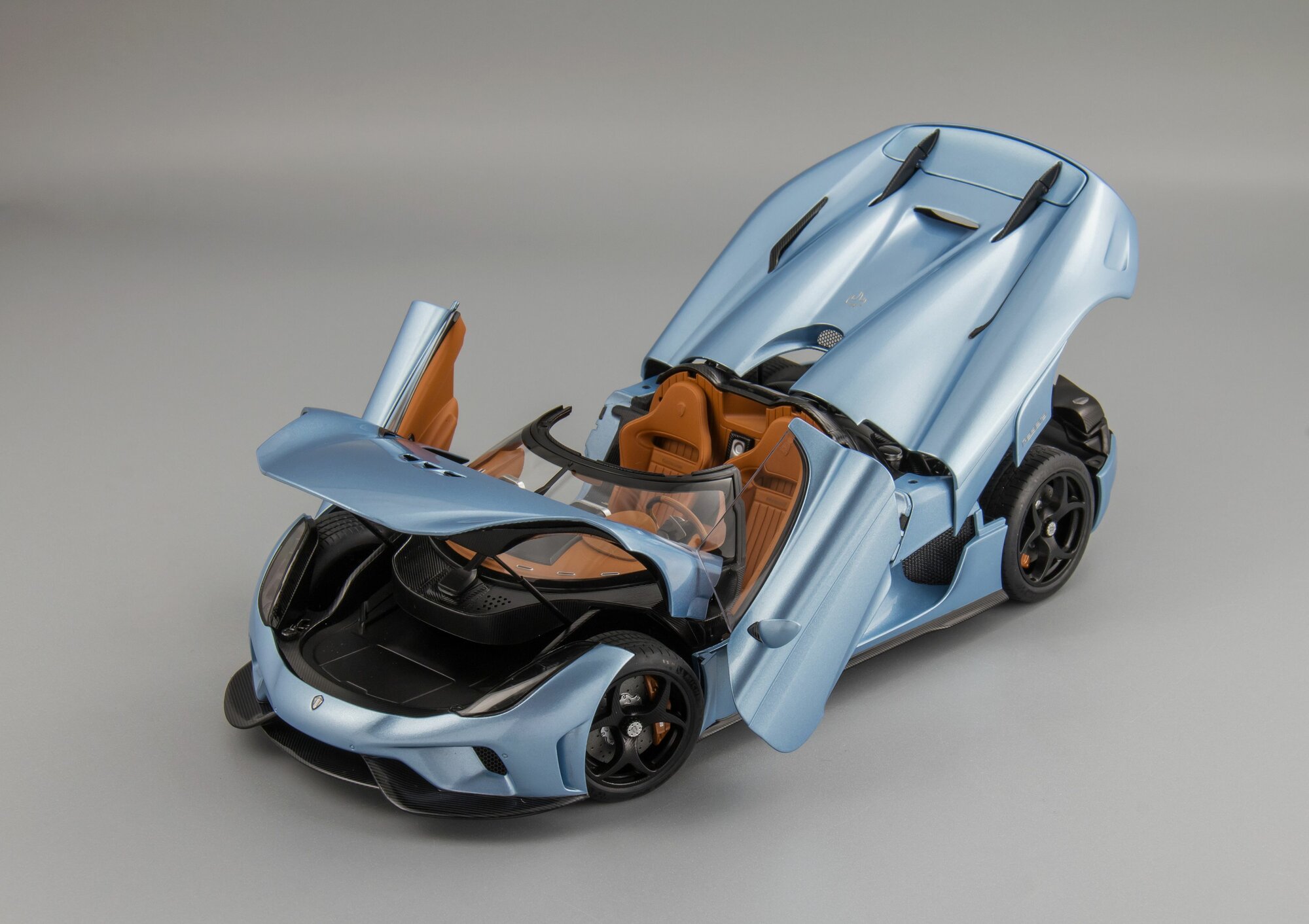 1:18 Koenigsegg Regera, Коллекционная масштабная модель от AUTOart — фото 1