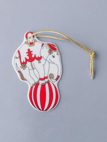 Изображение товара Елочная игрушка Гранд цирк «Слон на шаре» , 10,5 см Императорский фарфоровый завод
