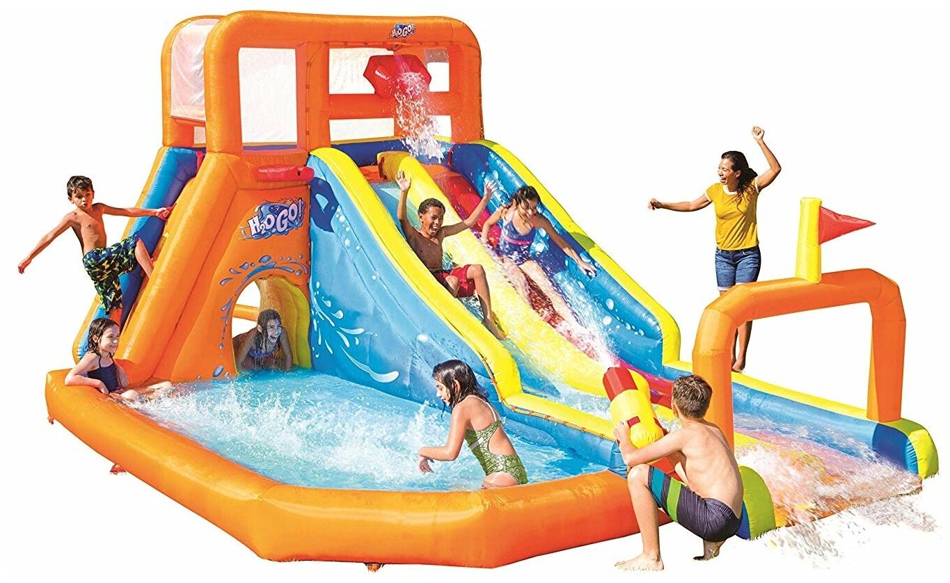 Бассейн с горкой в доме