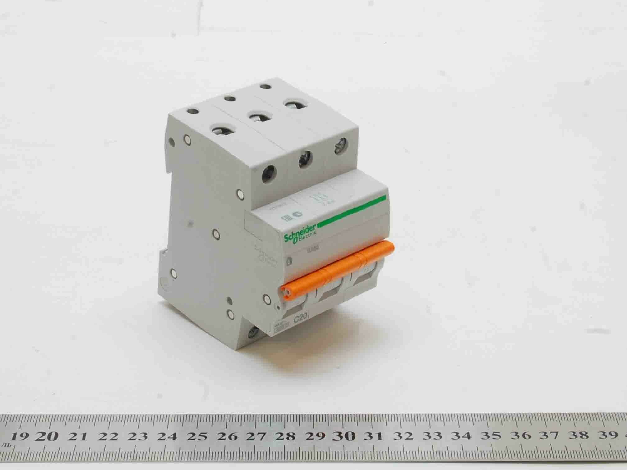 Выключатель автоматический Schneider (трехполюсный, 20А)