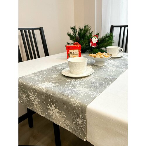 Скатерть - дорожка 50 х170 сервировка на стол тефлоновая пропитка прямоугольная гипоаллергенная праздничная Новогодние снежинки на серебре 1500₽